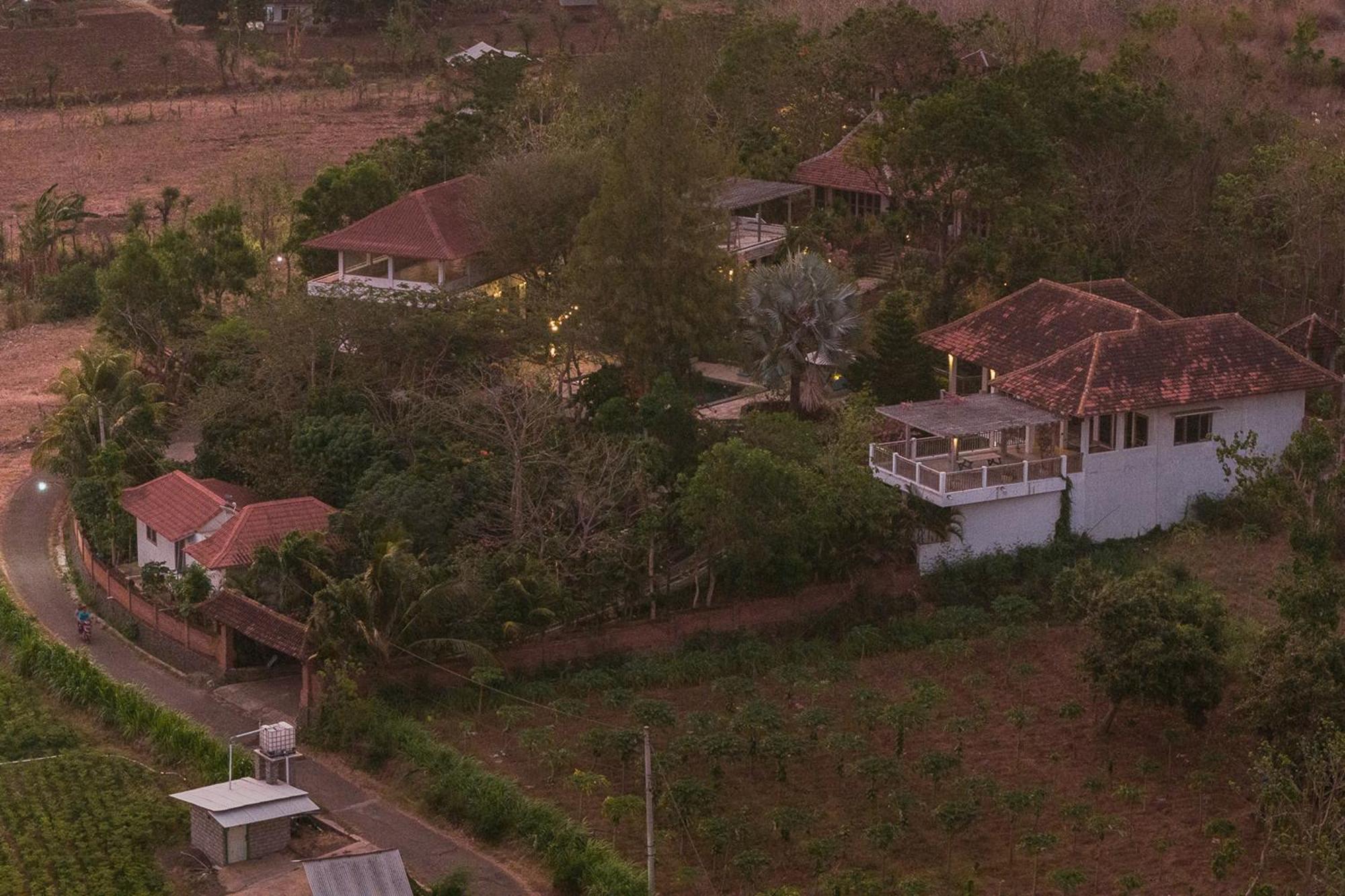 Bangsring Breeze Hotel Banyuwangi  Exterior photo