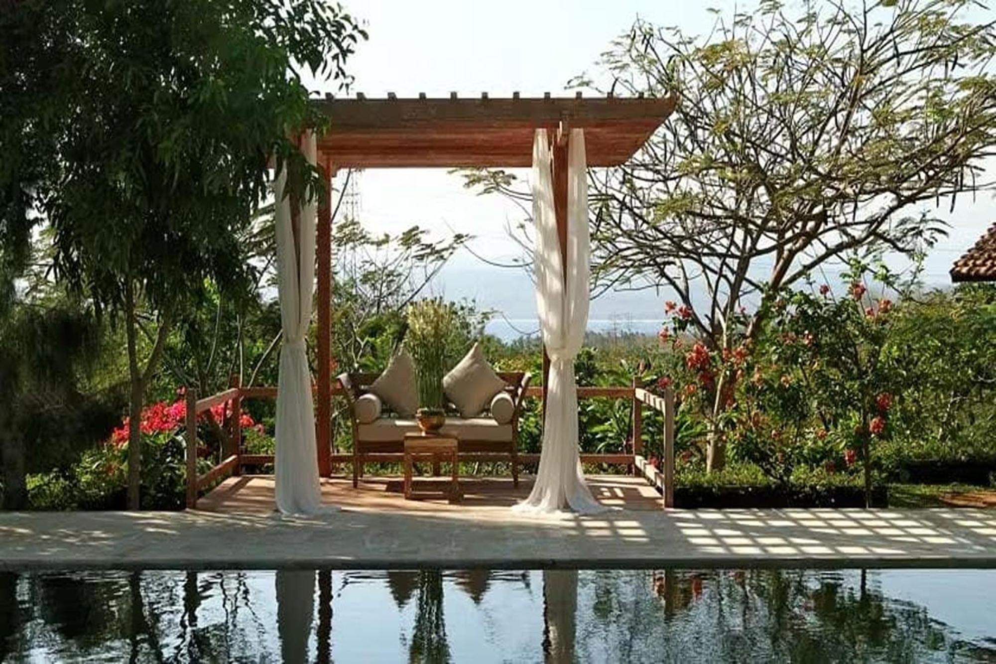 Bangsring Breeze Hotel Banyuwangi  Exterior photo
