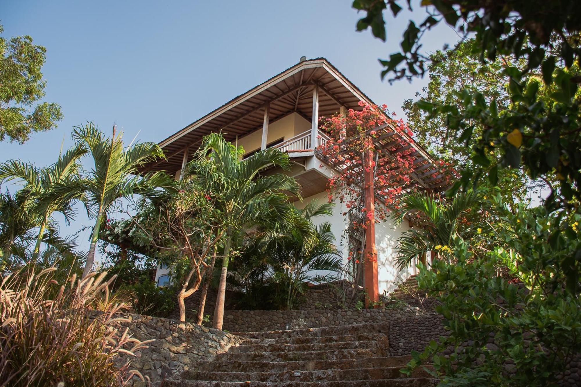 Bangsring Breeze Hotel Banyuwangi  Exterior photo